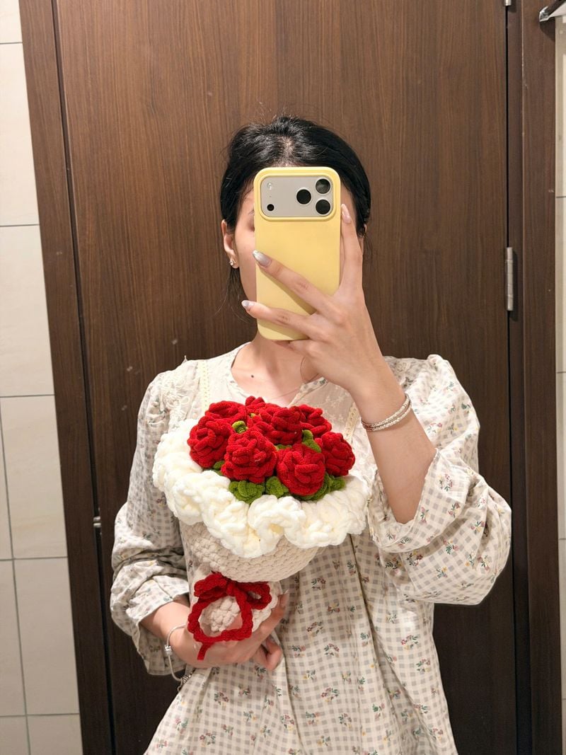 Bó hoa hồng 8 bông - 2